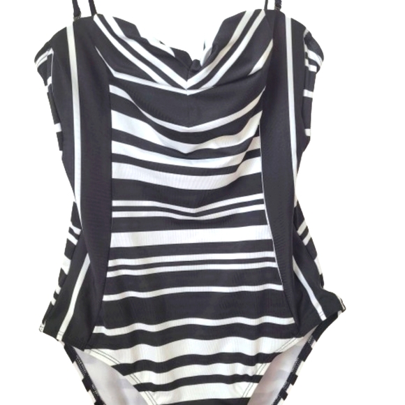 NWOT Kenneth Cole Black & White Stripe 1 Pc Swimsuit, Sz L - Picture 2 of 15
